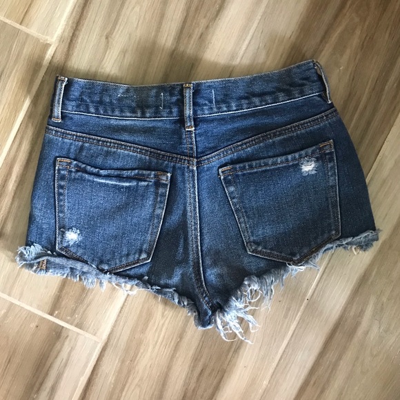 Bullhead High Rose Denim Shorts - Picture 2 of 3